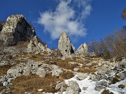 16 Da sx vetta Cornagera, torrioni Longo e Gemelli